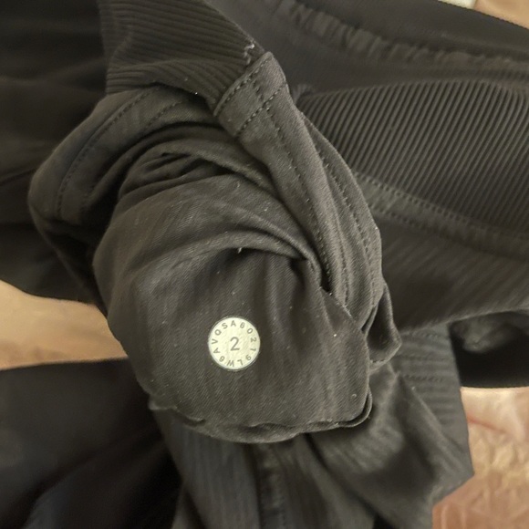 Lululemon dance studio crop - Picture 6 of 7